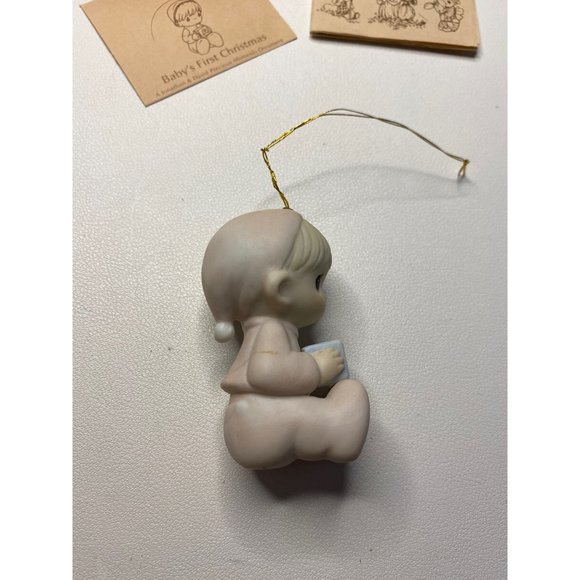 Precious Moments Baby's First Christmas E2372 - Picture 2 of 6